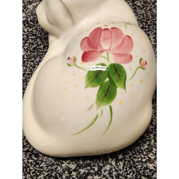 Handpainted White Sleeping Cat with Fliral Design - Picture 5 of 9